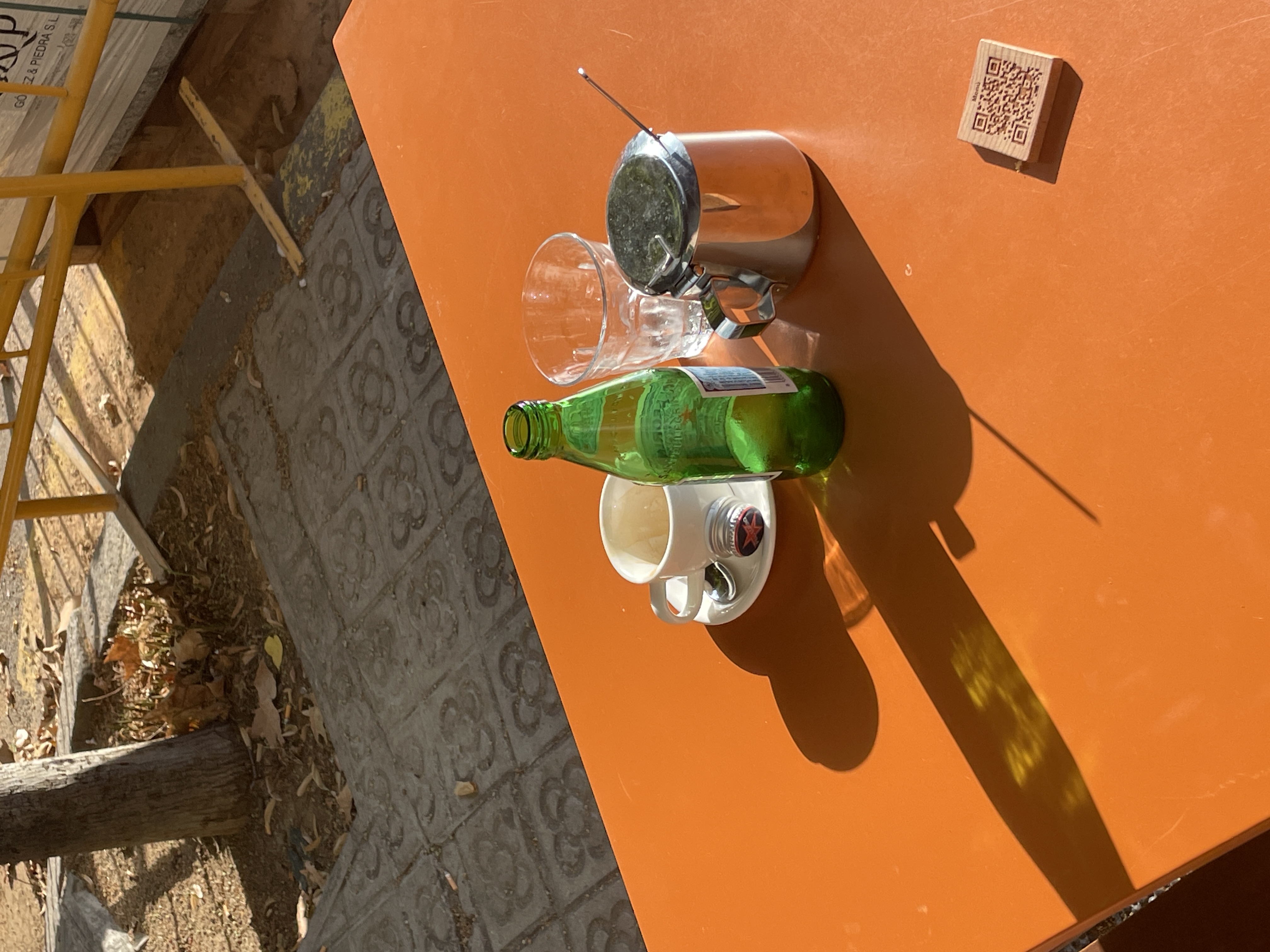 restaurant table set-up