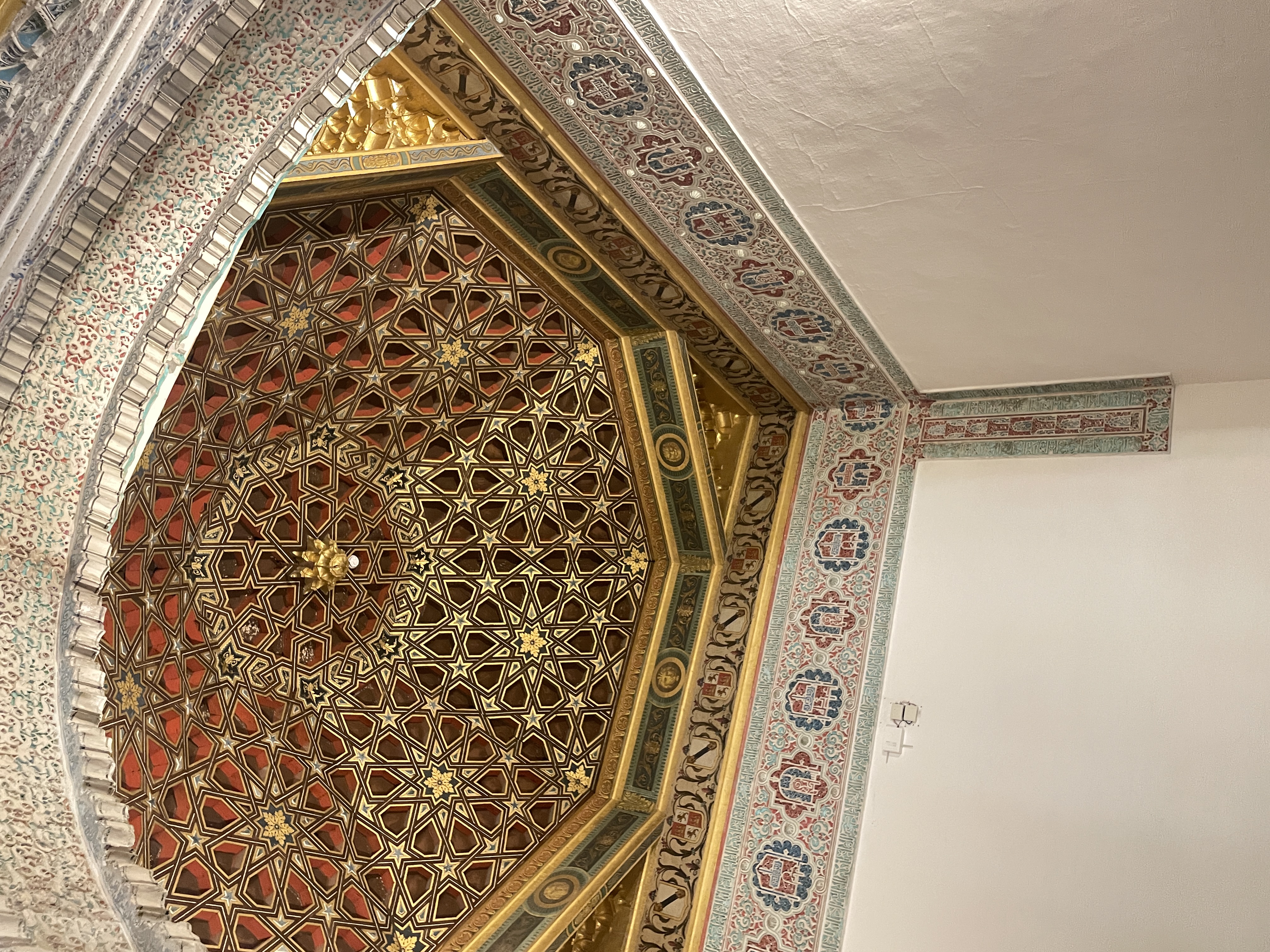 Royal Alzaraz ceiling tiles